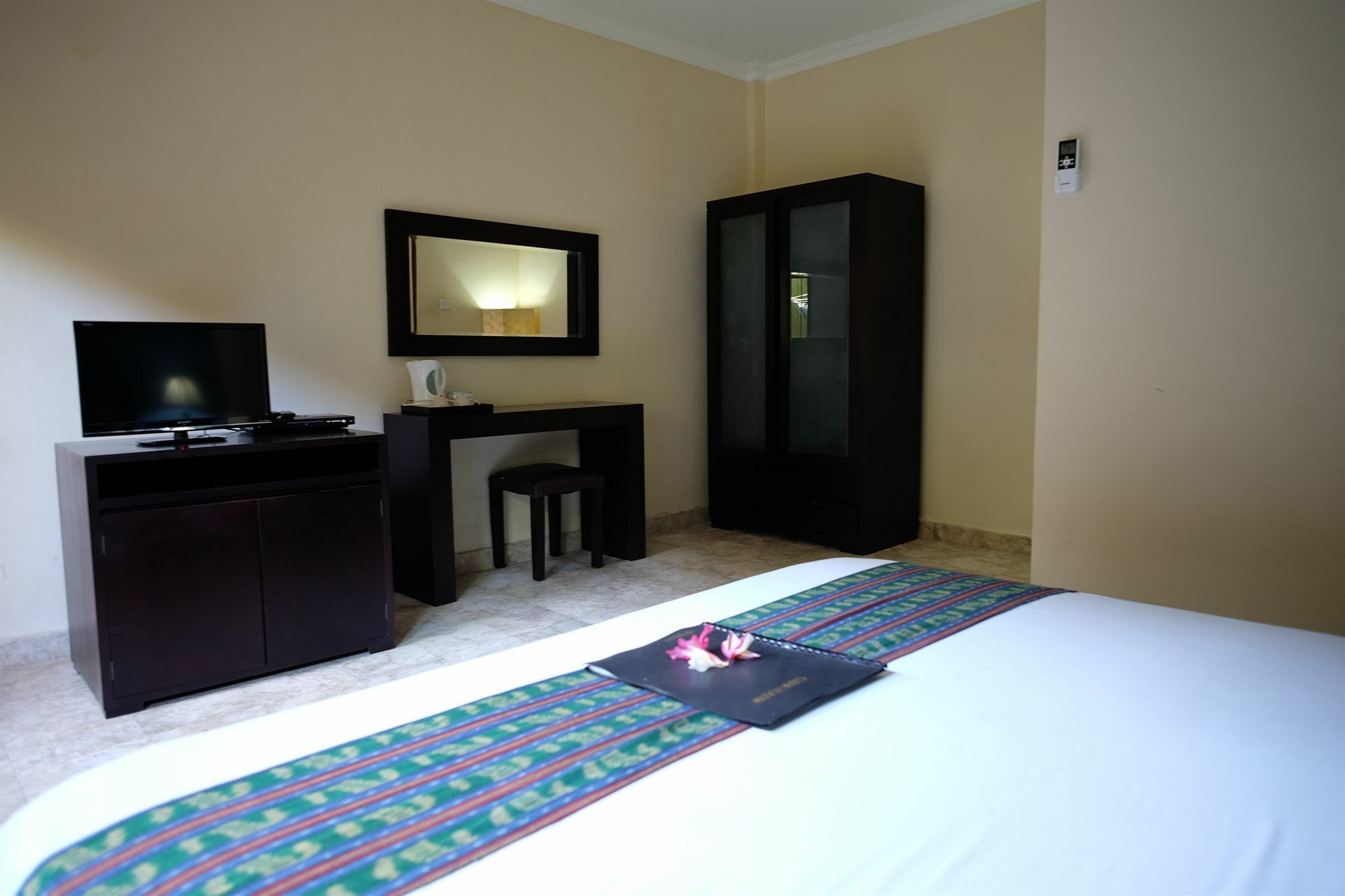 Ellies Hotel Nusa Dua  Eksteriør bilde